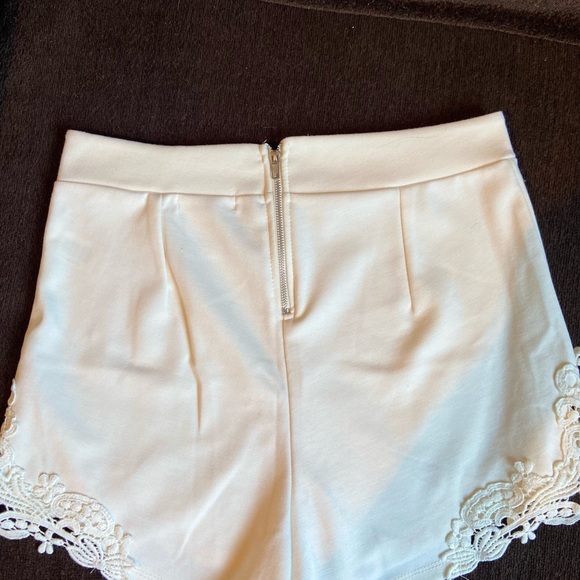 2 pairs of shorts never worn - Picture 6 of 6